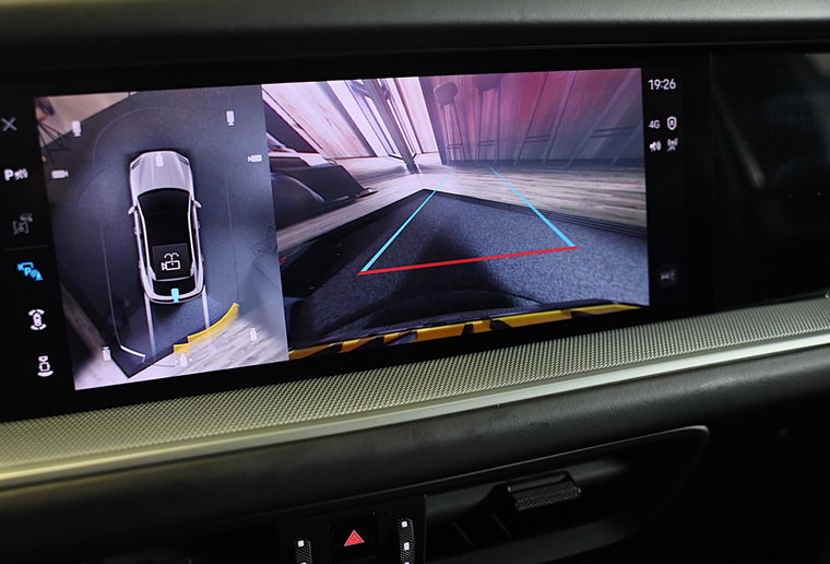 Vehicle Image 10