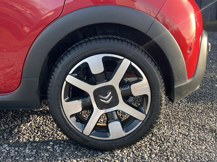 Vehicle Image 30