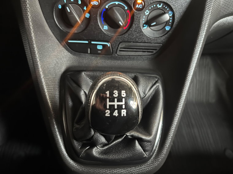 Vehicle Image 28