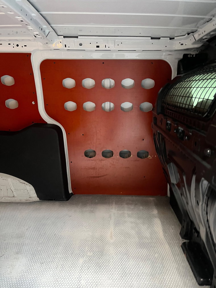 Vehicle Image 32