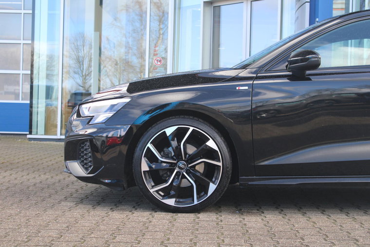 Vehicle Image 40