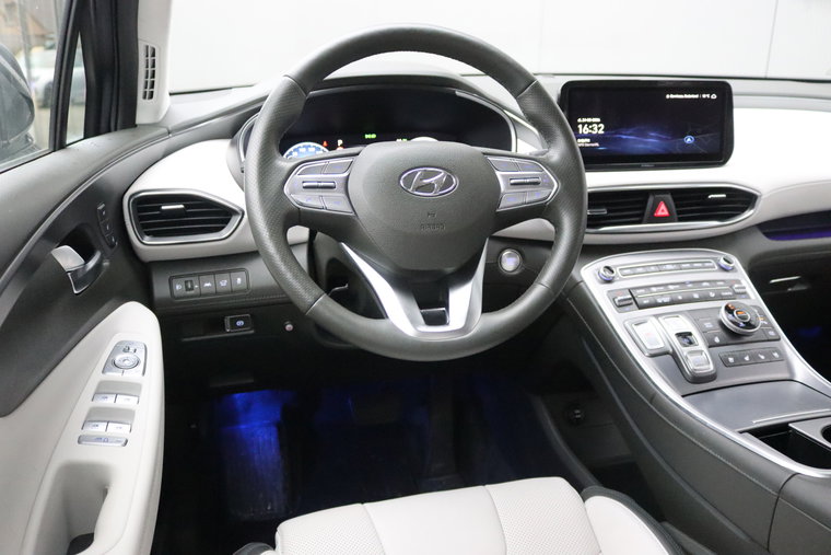 Vehicle Image 16