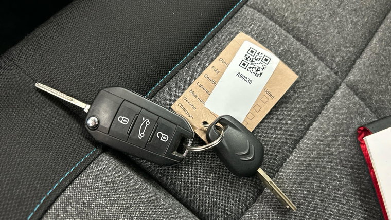Vehicle Image 18