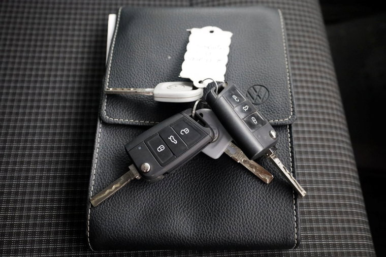 Vehicle Image 8