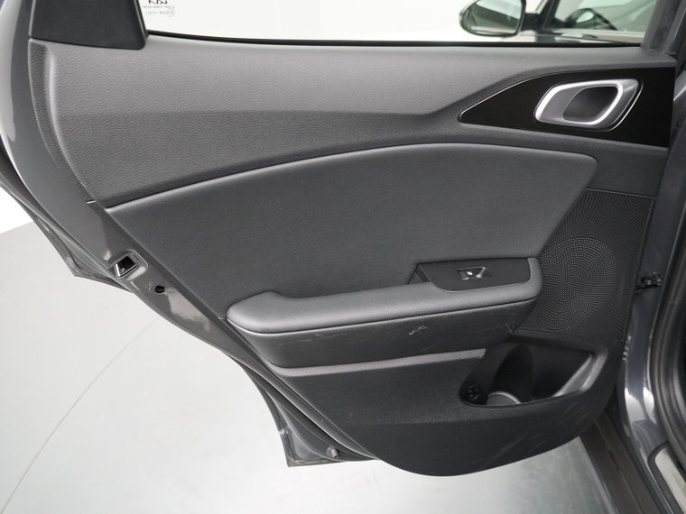 Vehicle Image 33