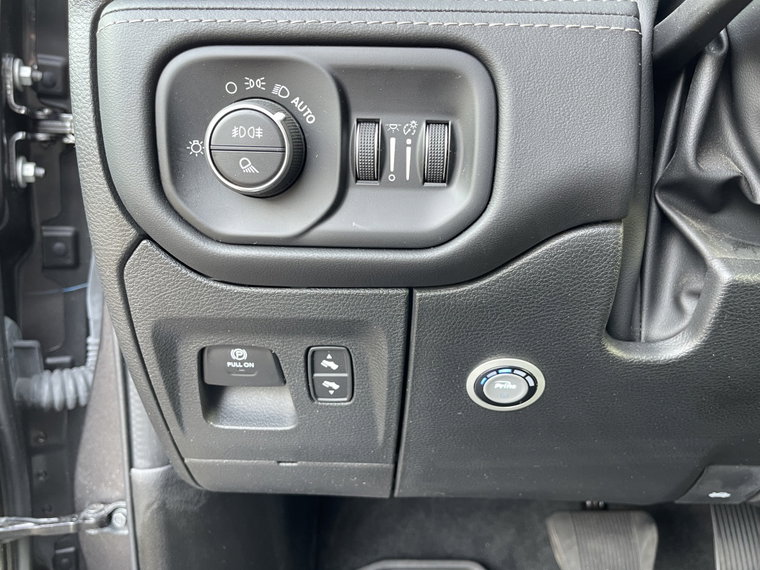 Vehicle Image 38