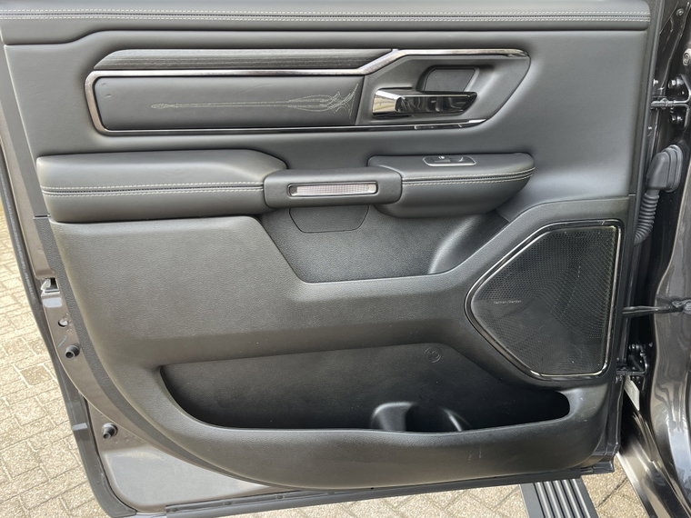 Vehicle Image 39