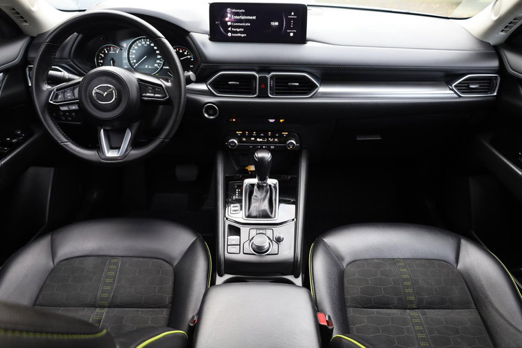 Vehicle Image 6