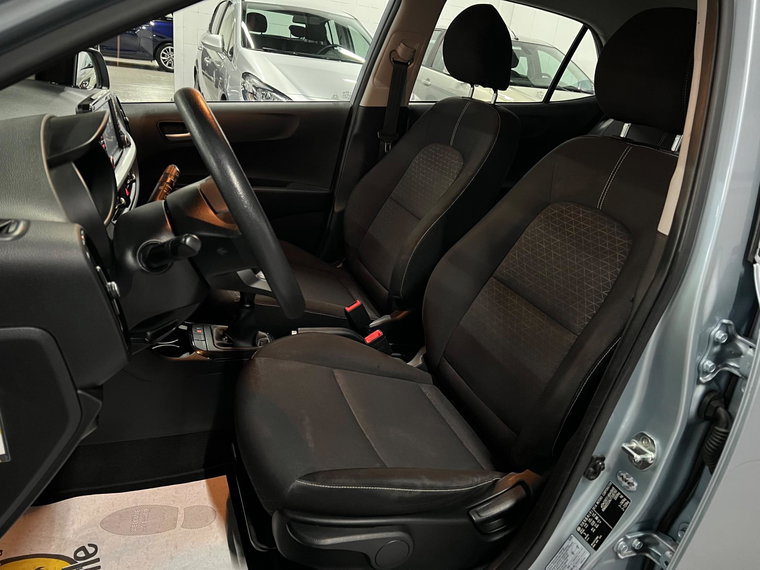 Vehicle Image 22