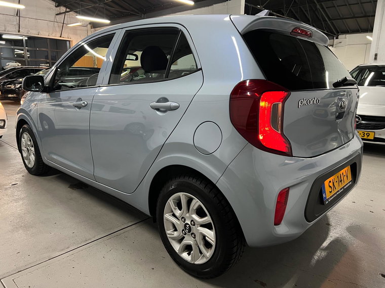 Vehicle Image 32