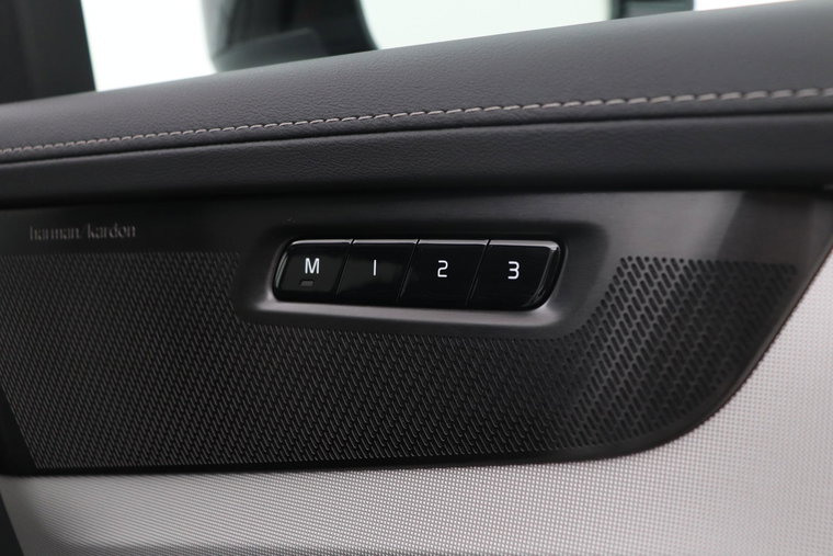 Vehicle Image 52