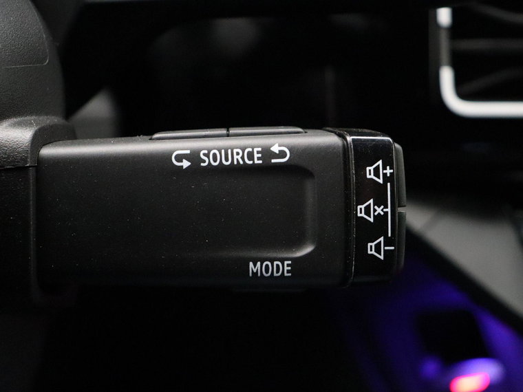 Vehicle Image 27