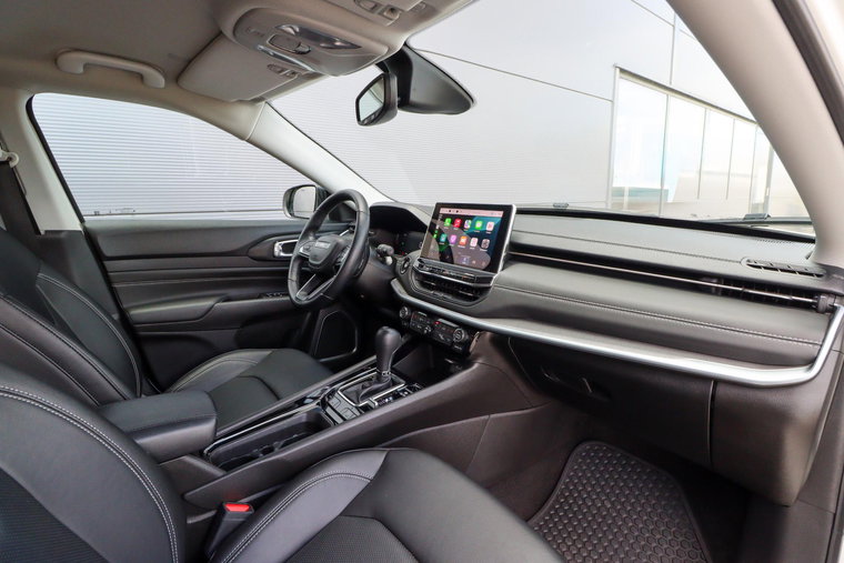 Vehicle Image 12