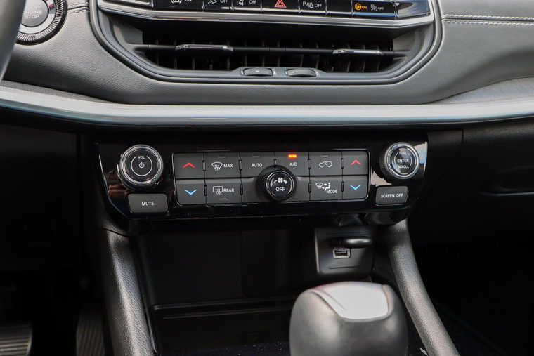 Vehicle Image 33