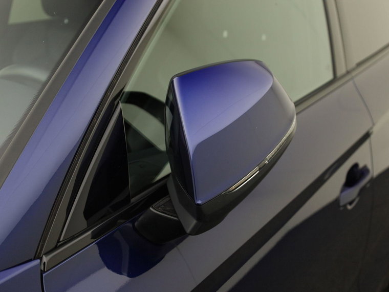 Vehicle Image 38
