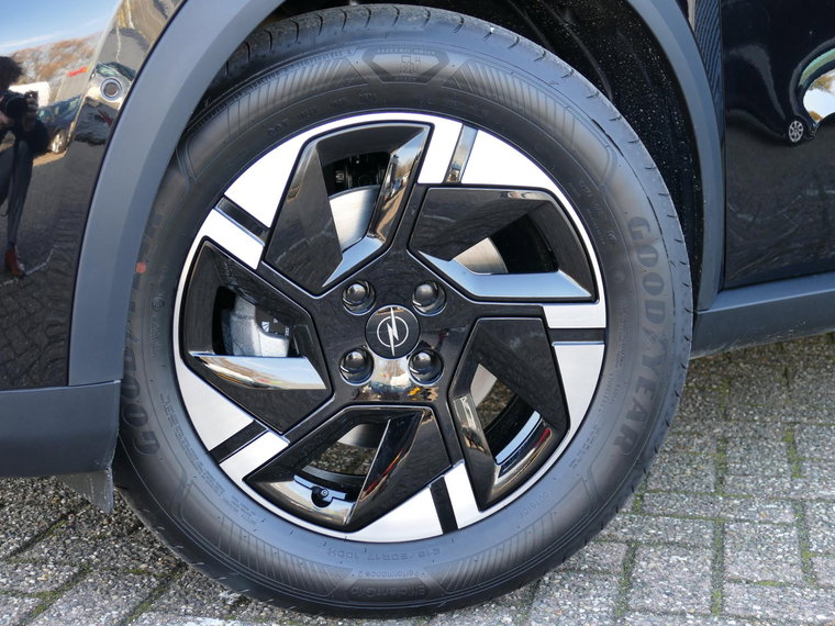 Vehicle Image 33