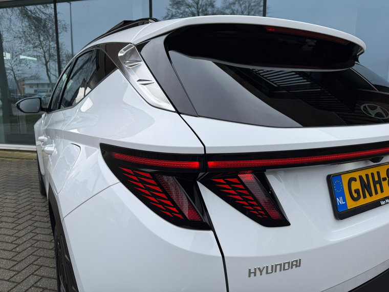 Vehicle Image 32