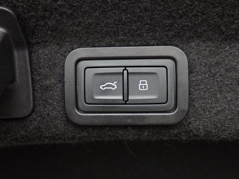Vehicle Image 43