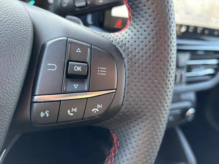Vehicle Image 24