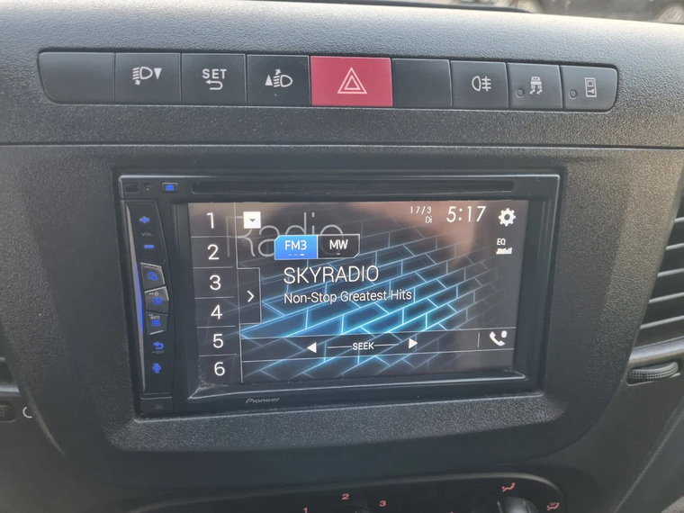 Vehicle Image 23