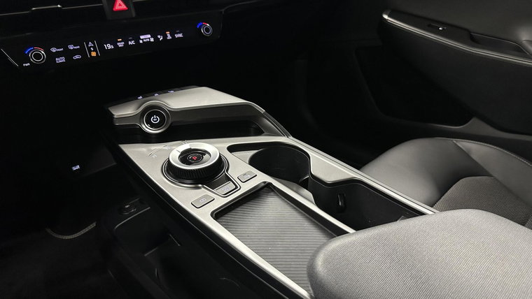 Vehicle Image 52