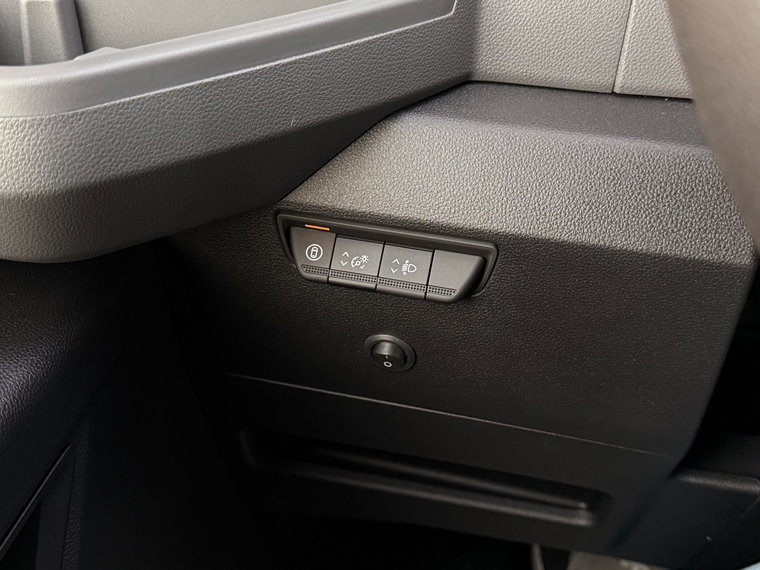 Vehicle Image 33