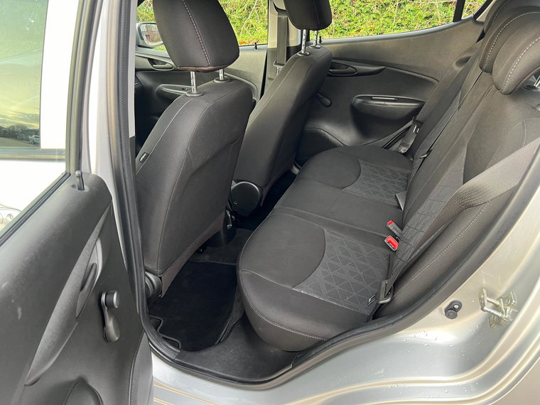 Vehicle Image 14