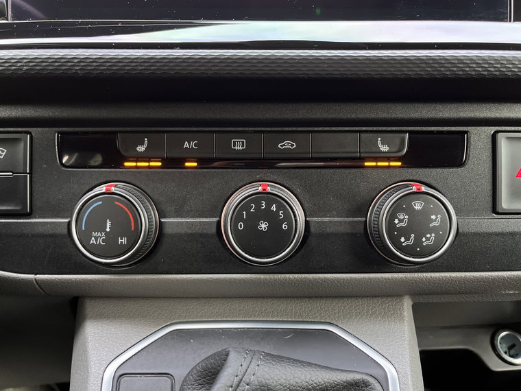 Vehicle Image 38