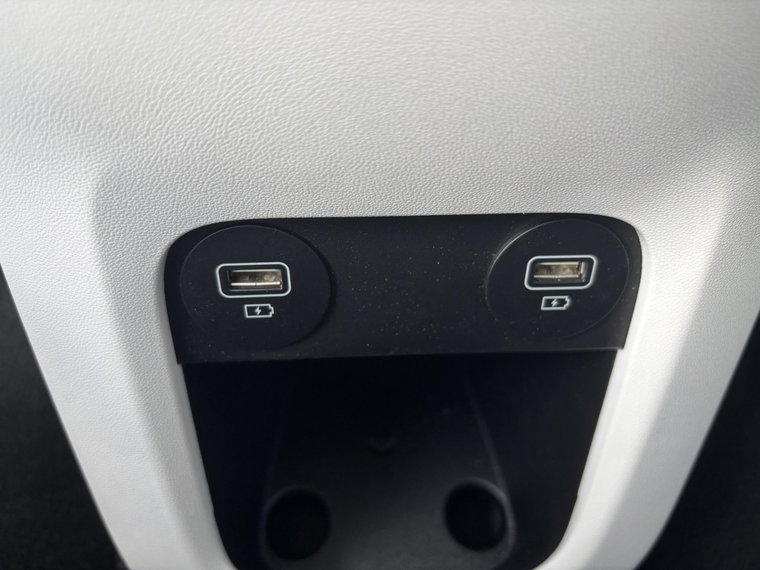 Vehicle Image 24