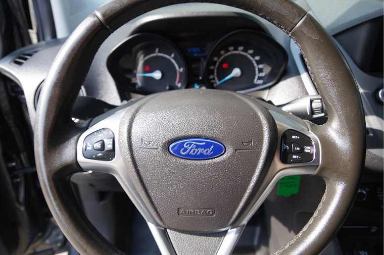 Vehicle Image 6