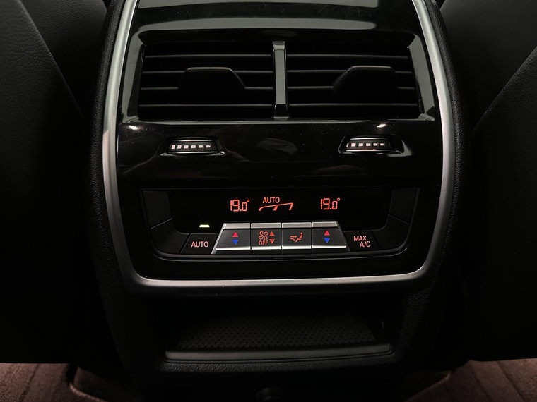 Vehicle Image 40