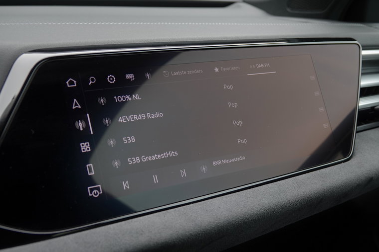 Vehicle Image 52