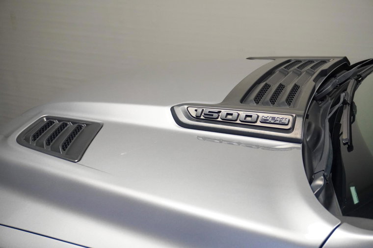 Vehicle Image 32