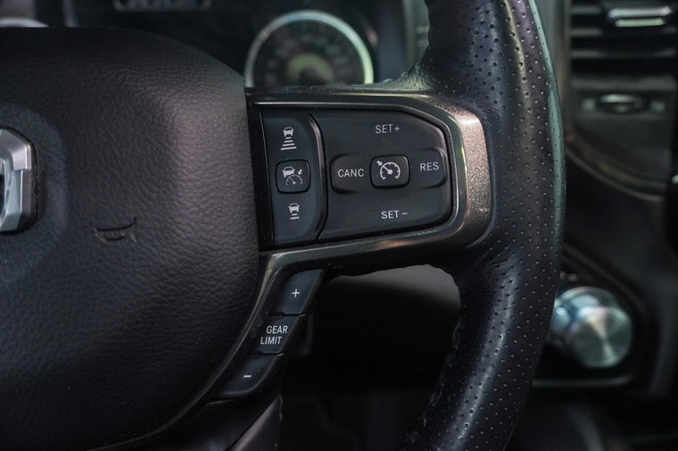 Vehicle Image 38