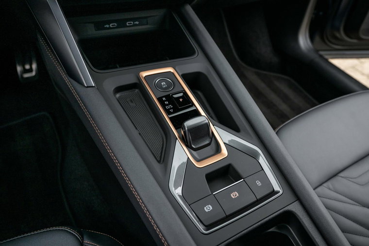 Vehicle Image 24