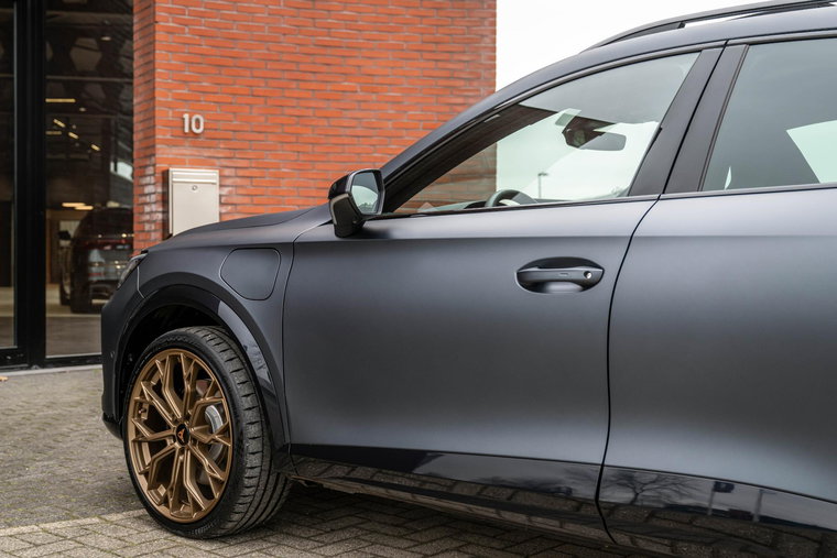 Vehicle Image 8