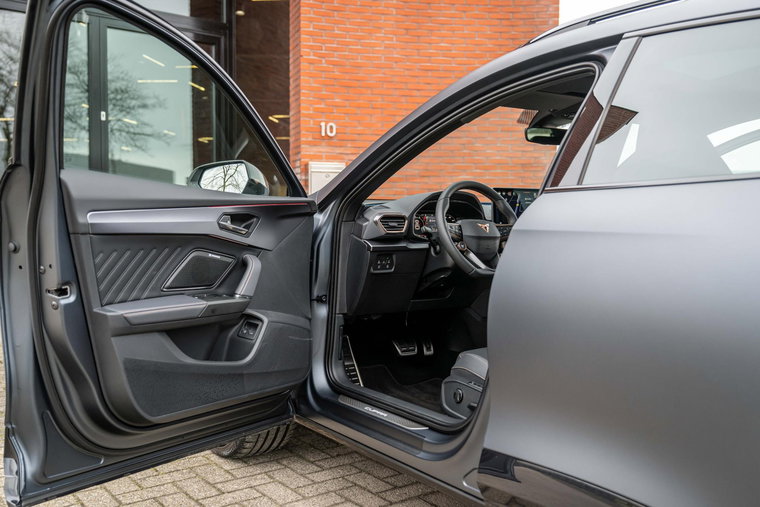 Vehicle Image 10