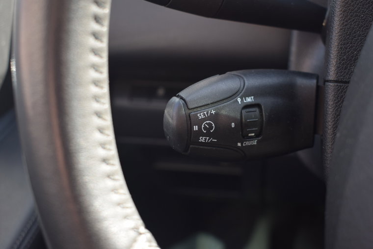Vehicle Image 25