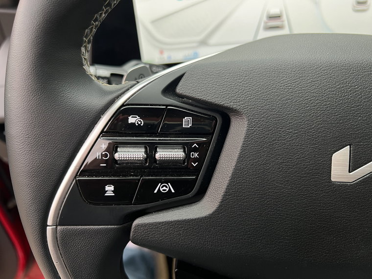 Vehicle Image 24