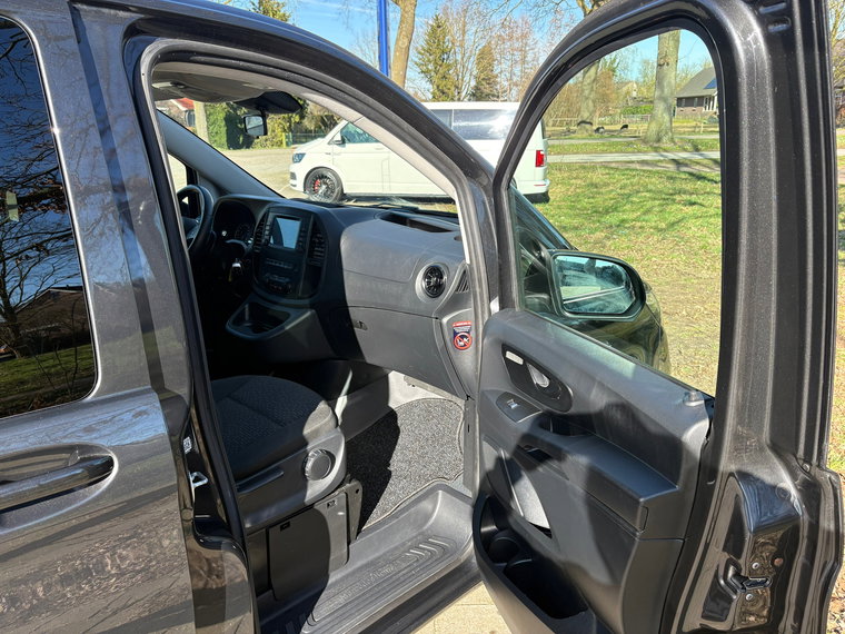 Vehicle Image 26