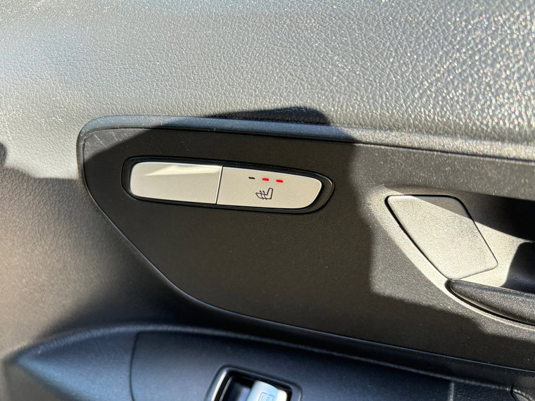Vehicle Image 27