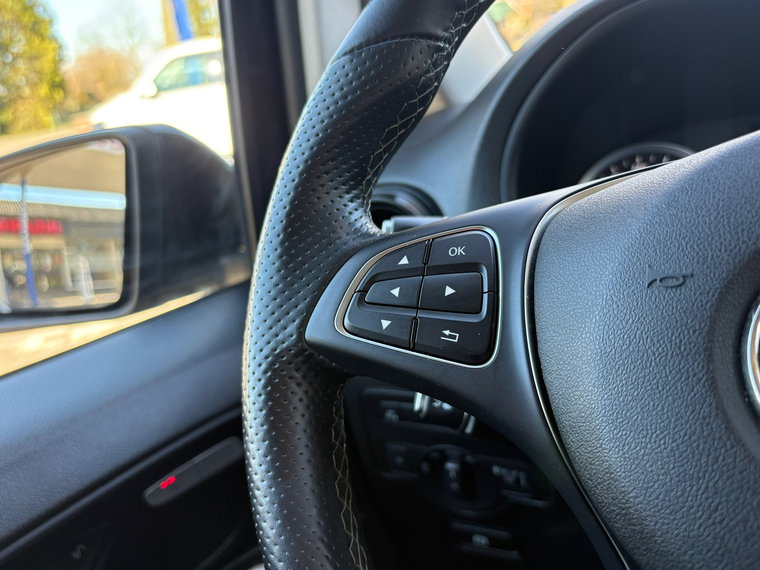 Vehicle Image 34