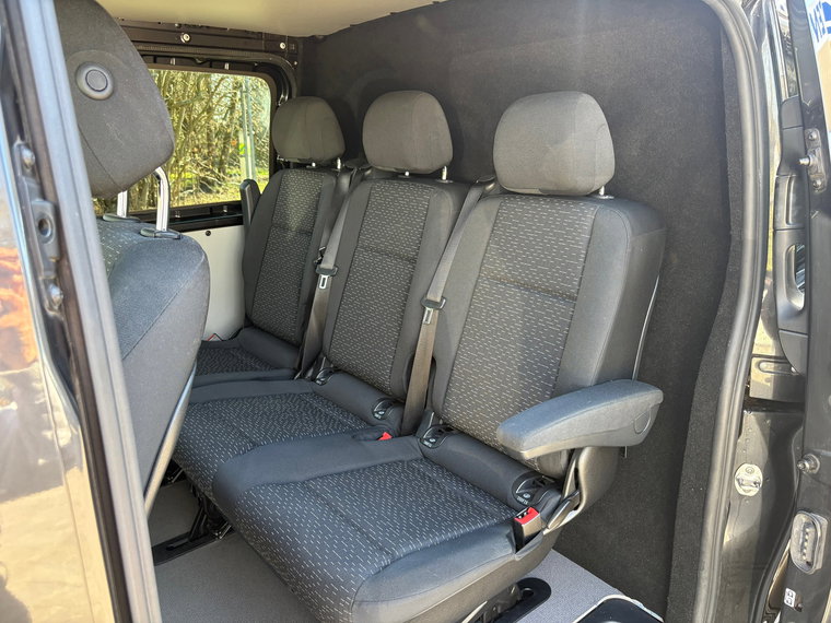 Vehicle Image 38