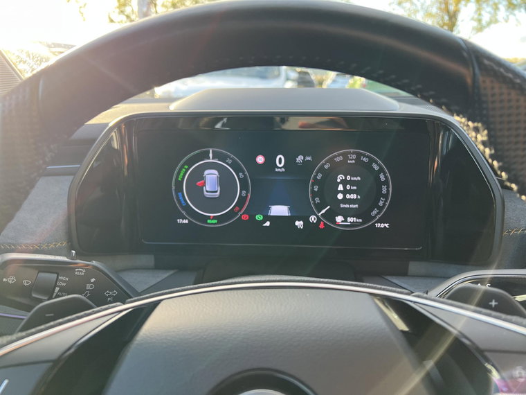 Vehicle Image 22