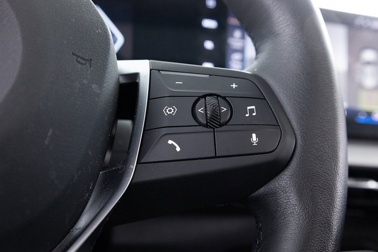 Vehicle Image 30