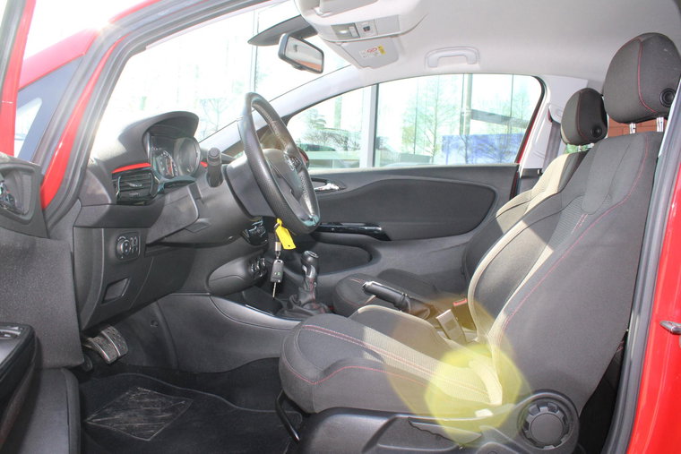 Vehicle Image 9