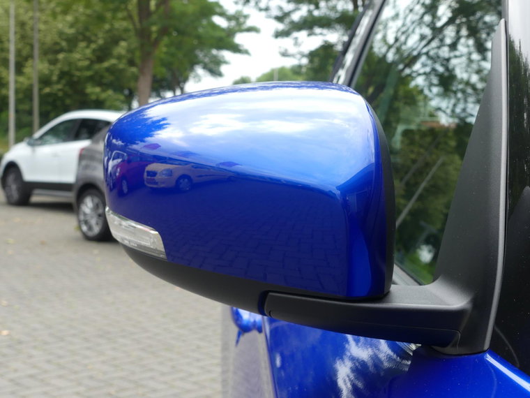 Vehicle Image 32