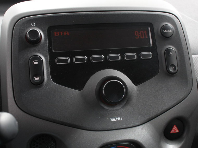 Vehicle Image 21