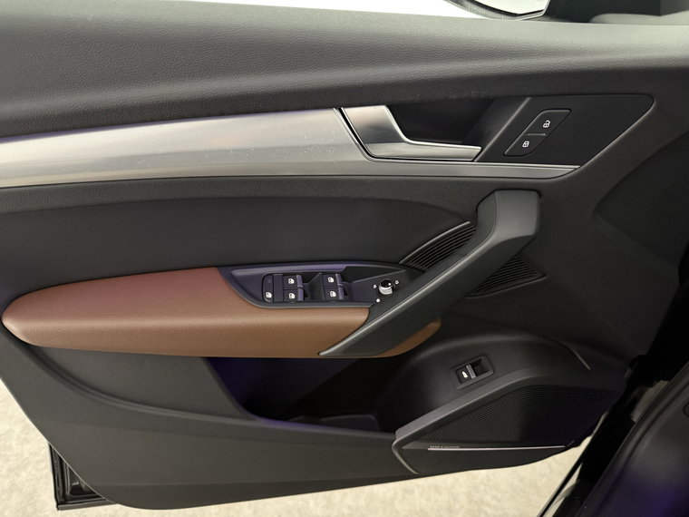 Vehicle Image 33