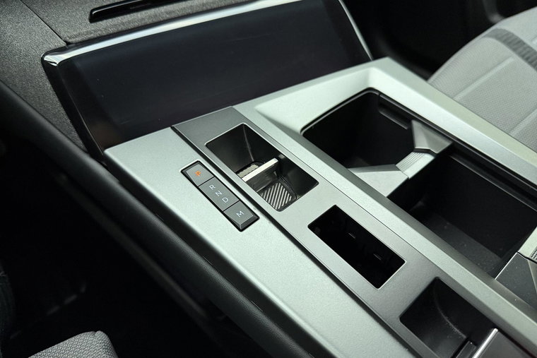 Vehicle Image 30